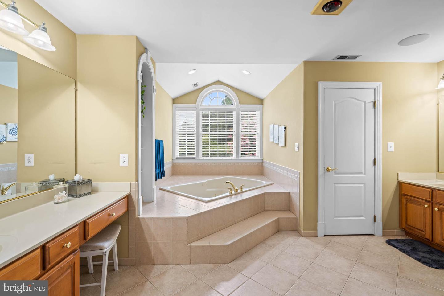 9163 Old Waterloo Rd