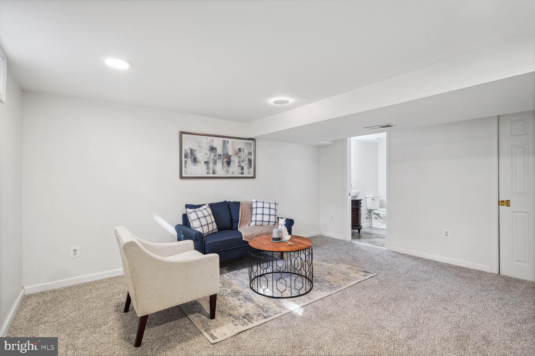 2708 Farnsworth Dr