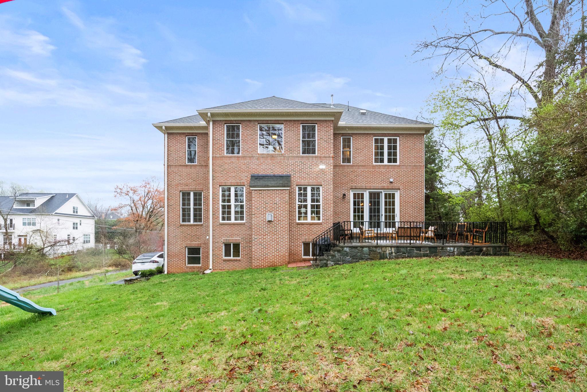 8522 Lewinsville Rd