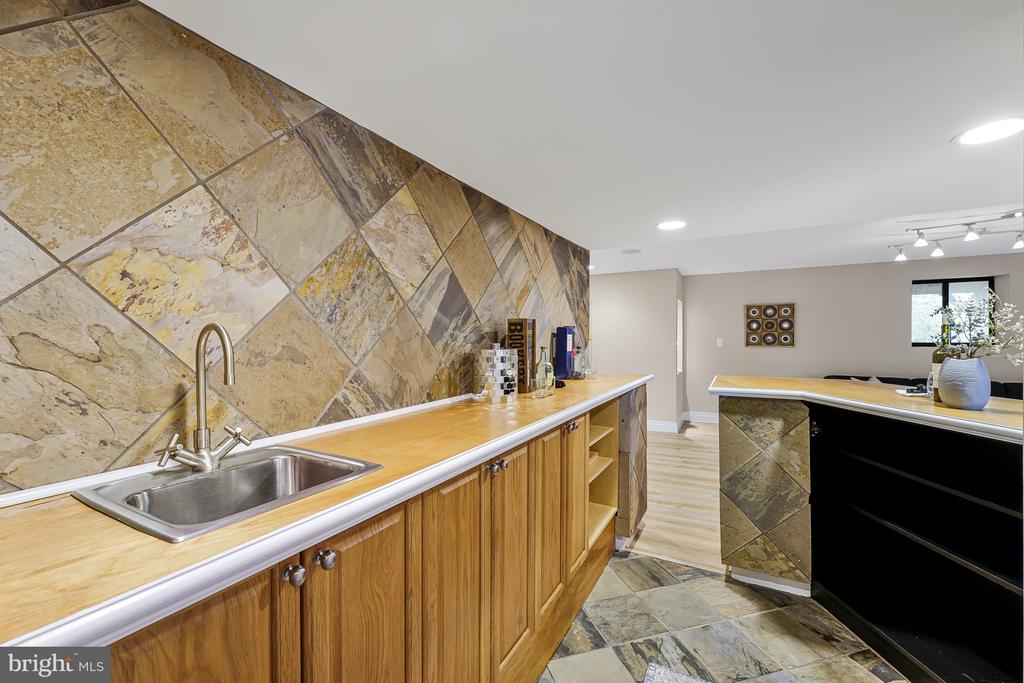10226 Cedar Pond Dr