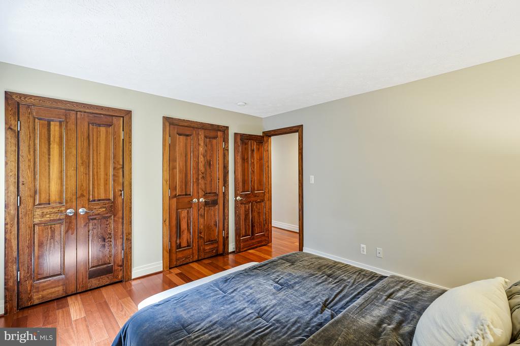 10226 Cedar Pond Dr