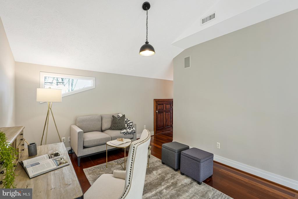 10226 Cedar Pond Dr