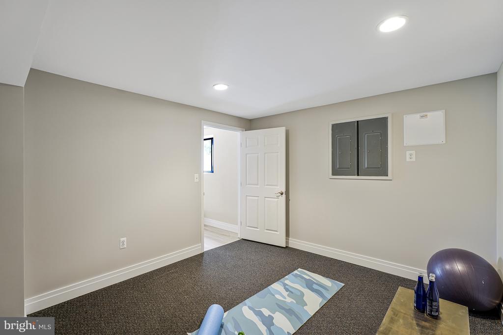 10226 Cedar Pond Dr