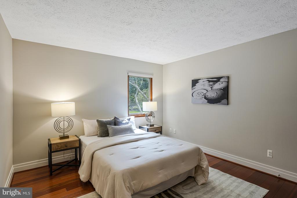 10226 Cedar Pond Dr