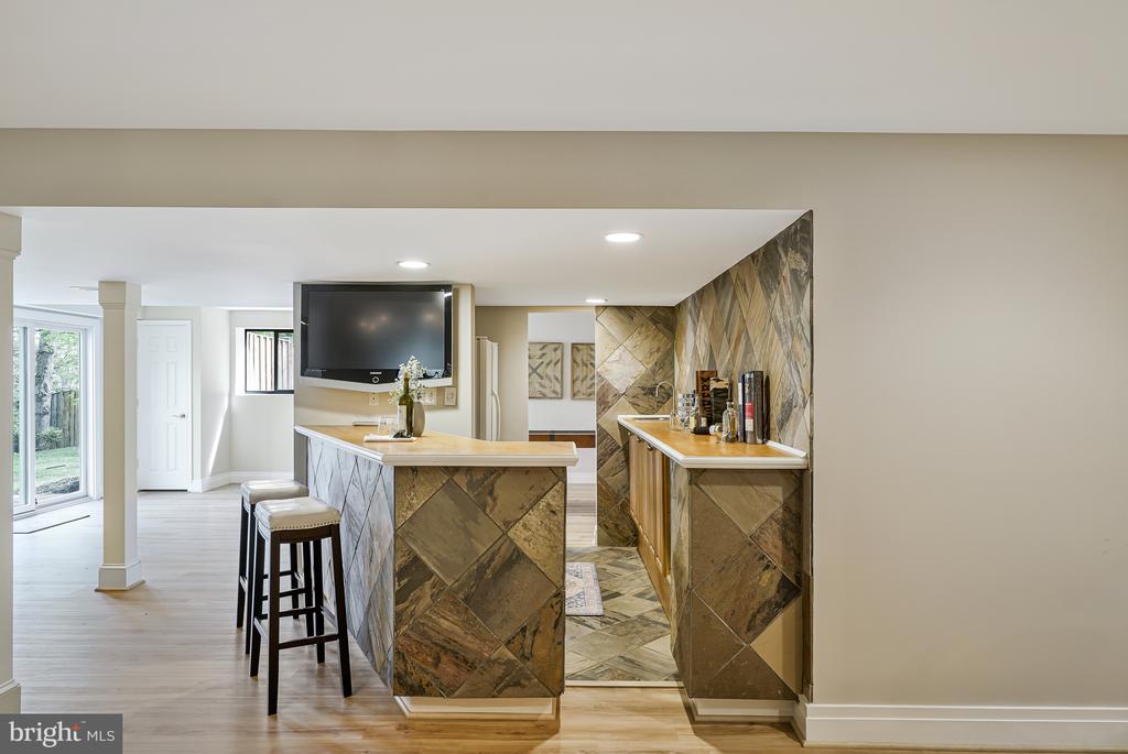 10226 Cedar Pond Dr