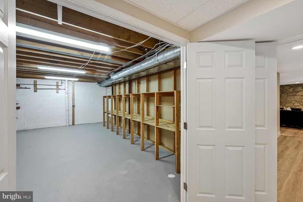 10226 Cedar Pond Dr