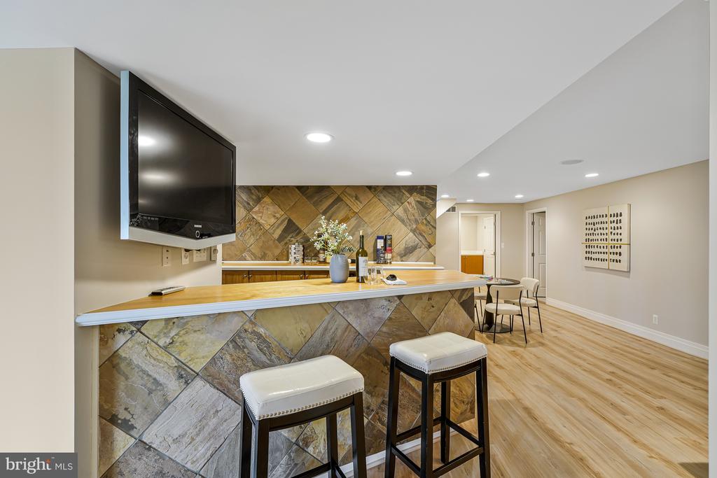 10226 Cedar Pond Dr