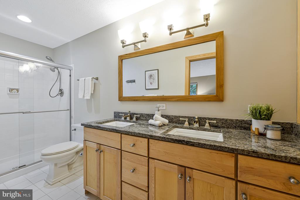 10226 Cedar Pond Dr