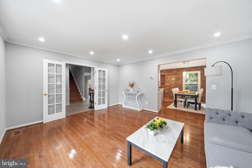 8518 REHOBOTH COURT