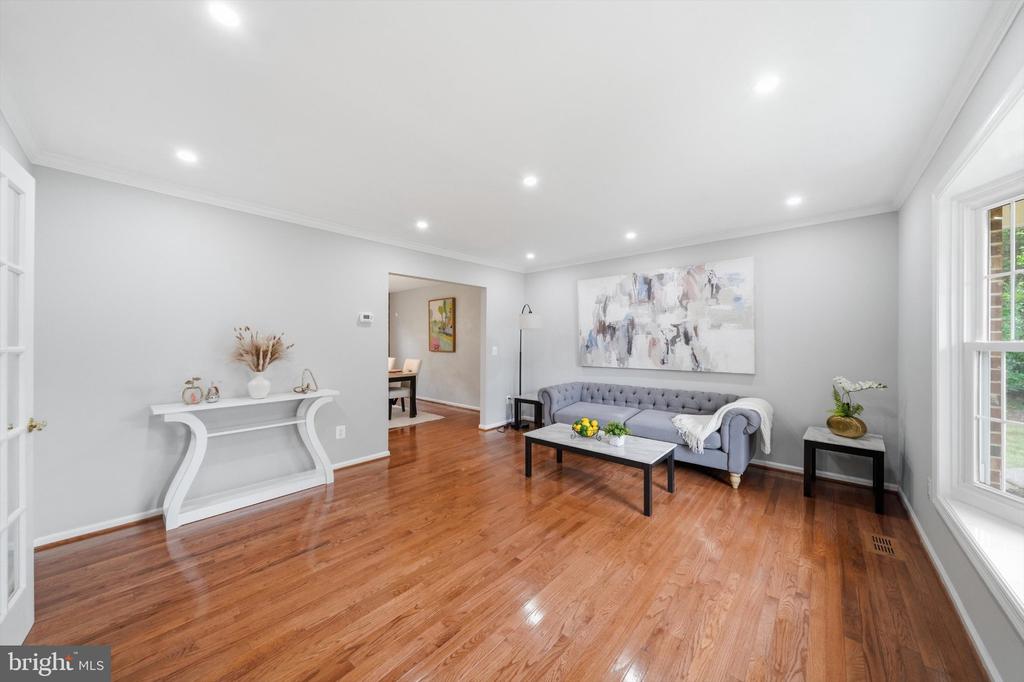8518 REHOBOTH COURT