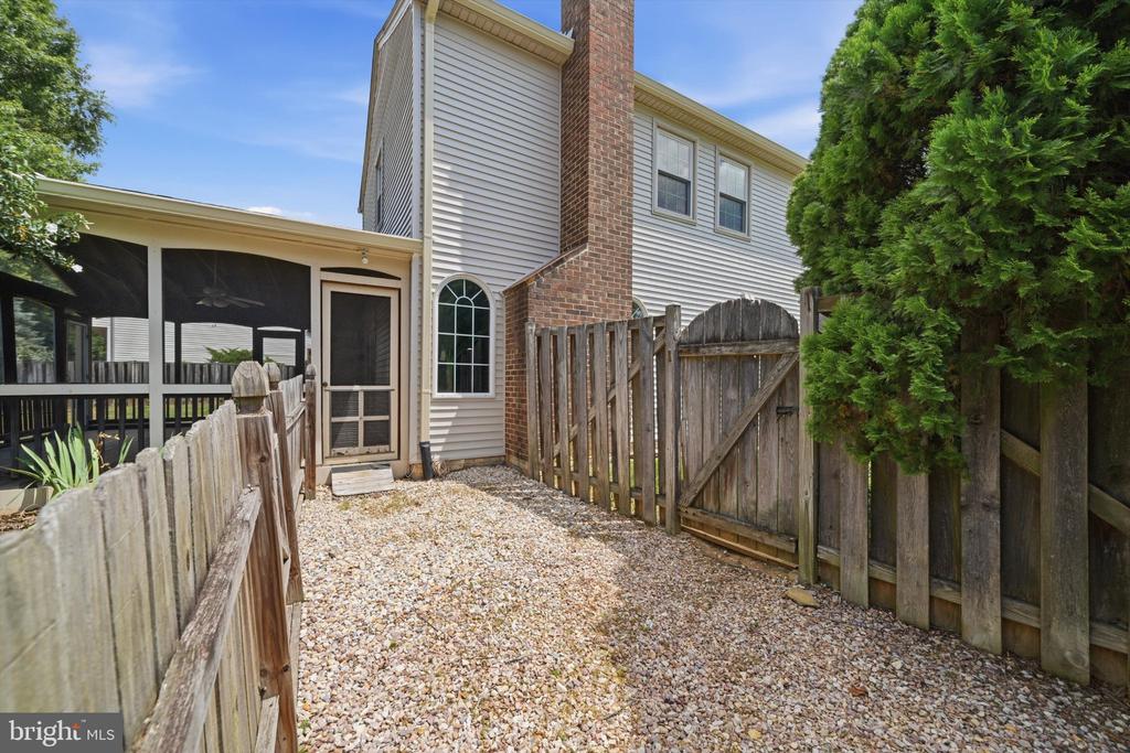 8518 REHOBOTH COURT