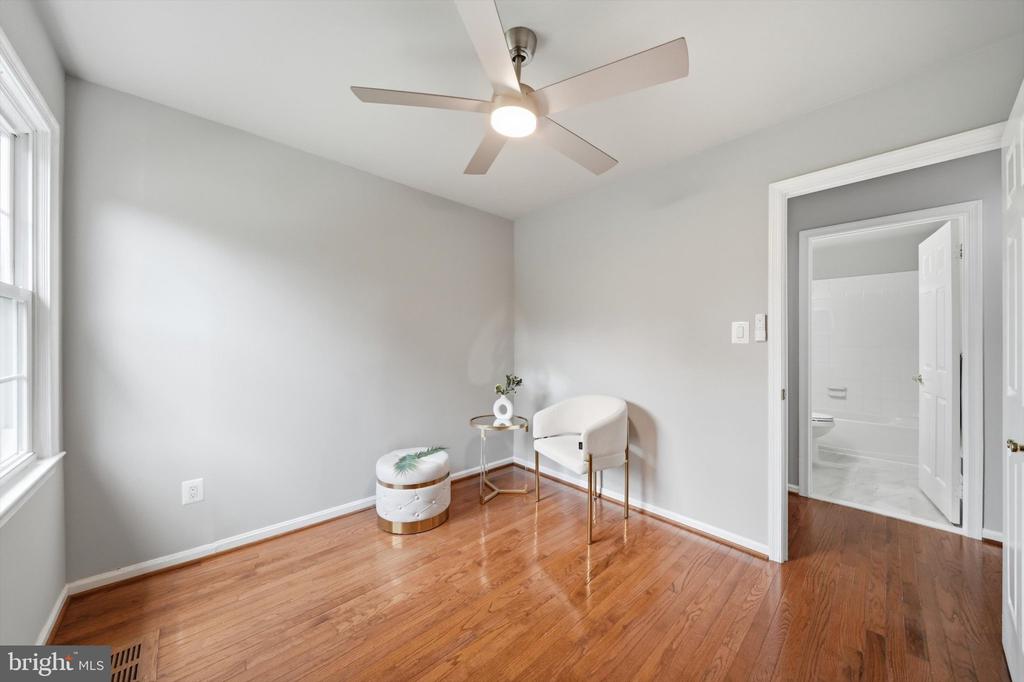 8518 REHOBOTH COURT