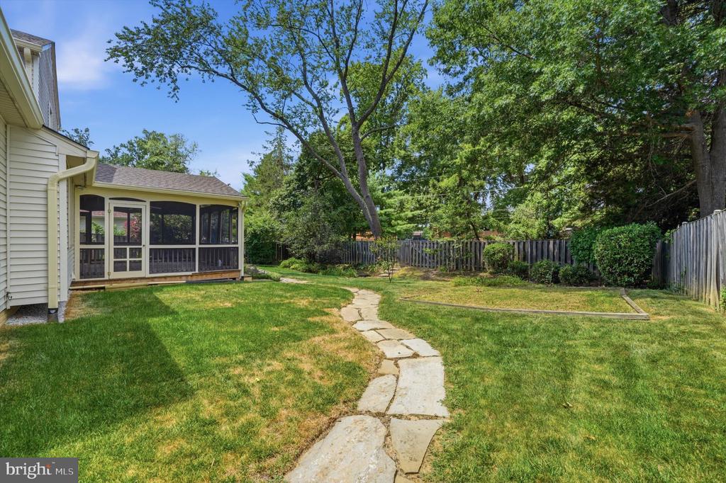 8518 REHOBOTH COURT