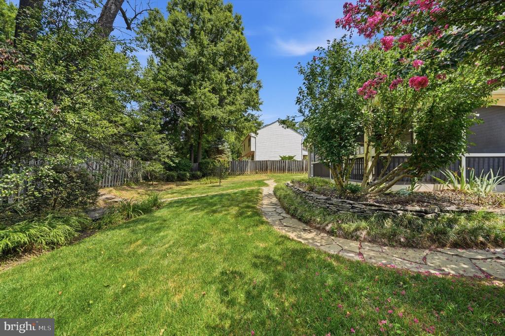 8518 REHOBOTH COURT
