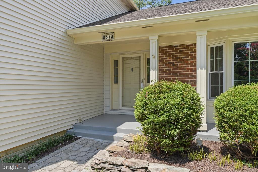 8518 REHOBOTH COURT