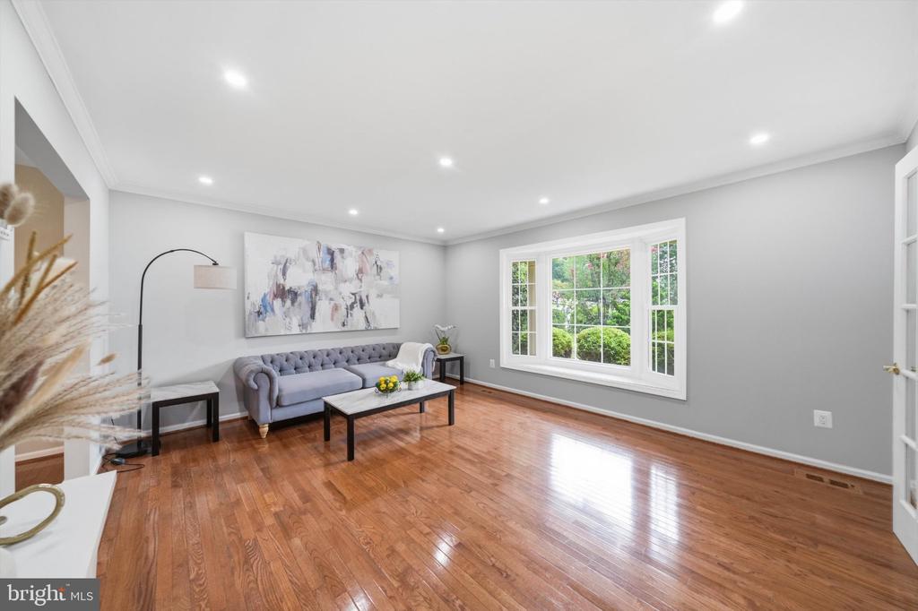 8518 REHOBOTH COURT