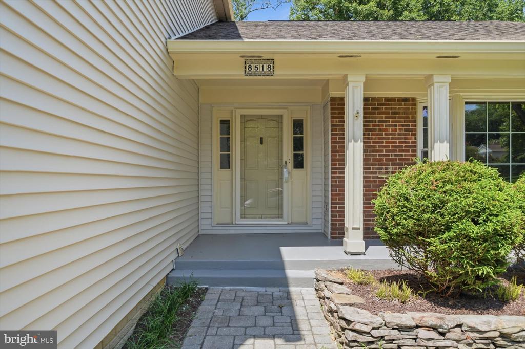 8518 REHOBOTH COURT