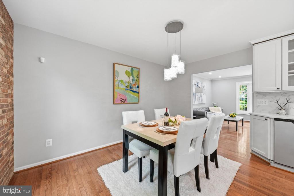8518 REHOBOTH COURT