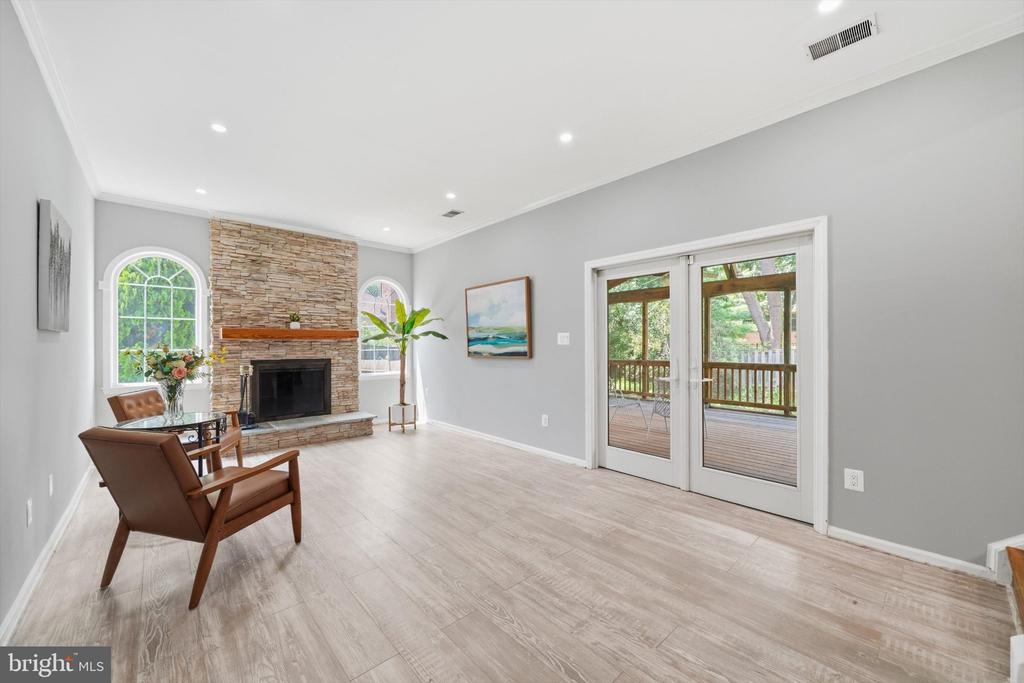 8518 REHOBOTH COURT