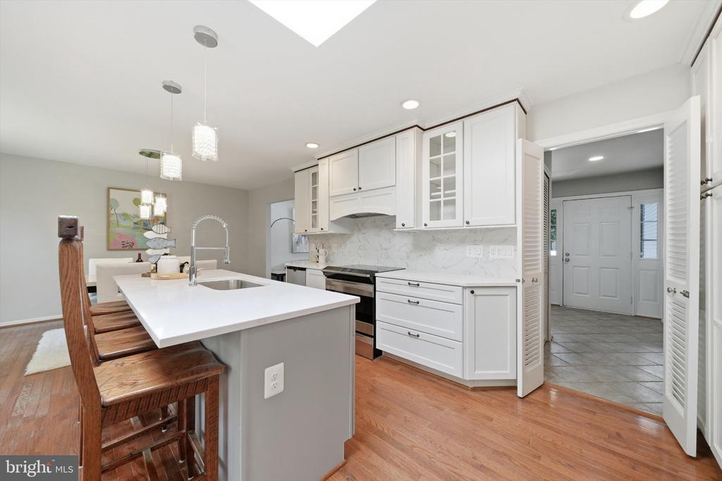 8518 REHOBOTH COURT