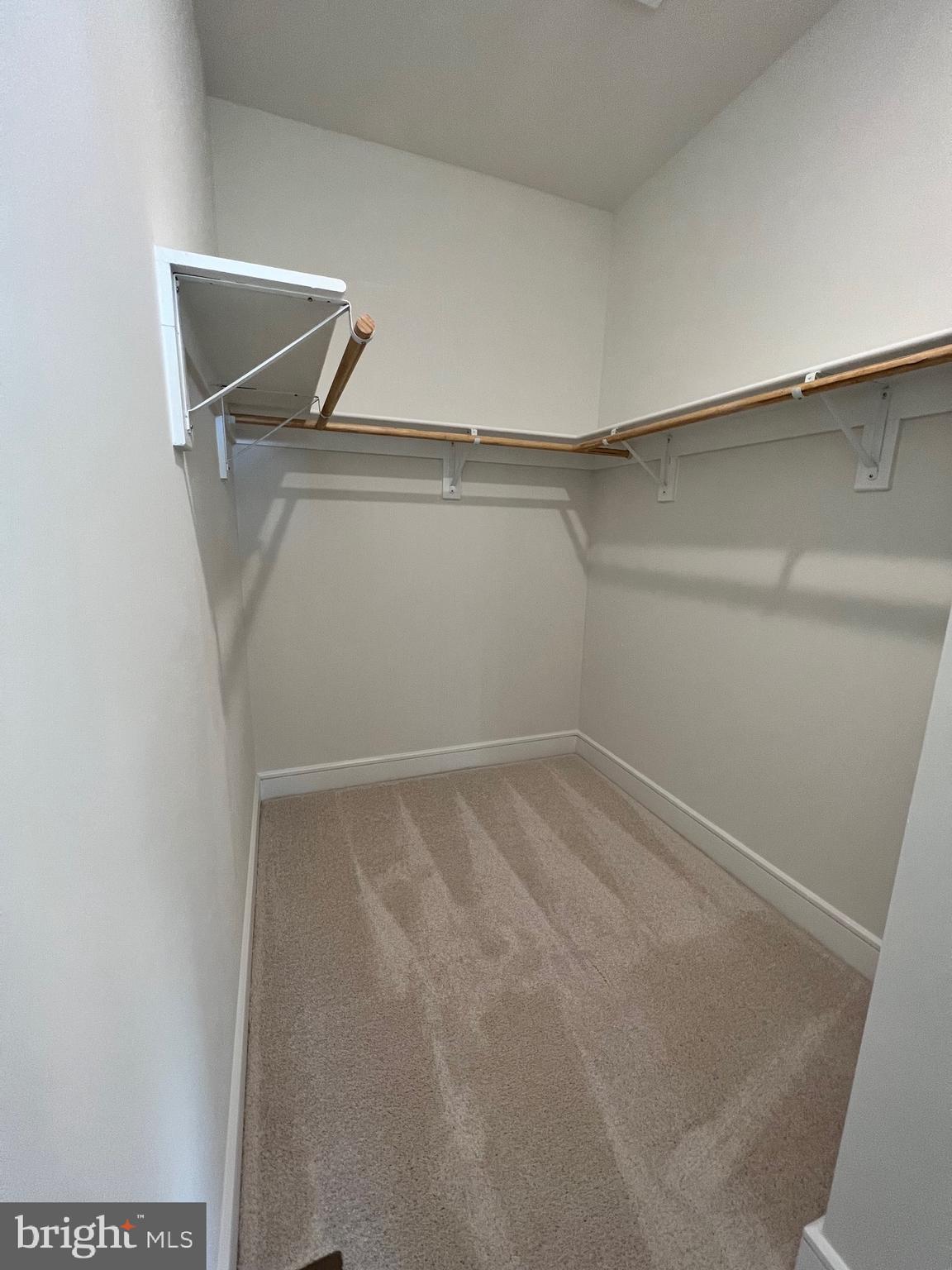 43421 Farringdon Sq