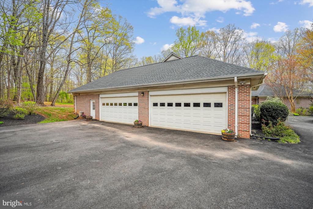 40836 Oak Bucket Ln
