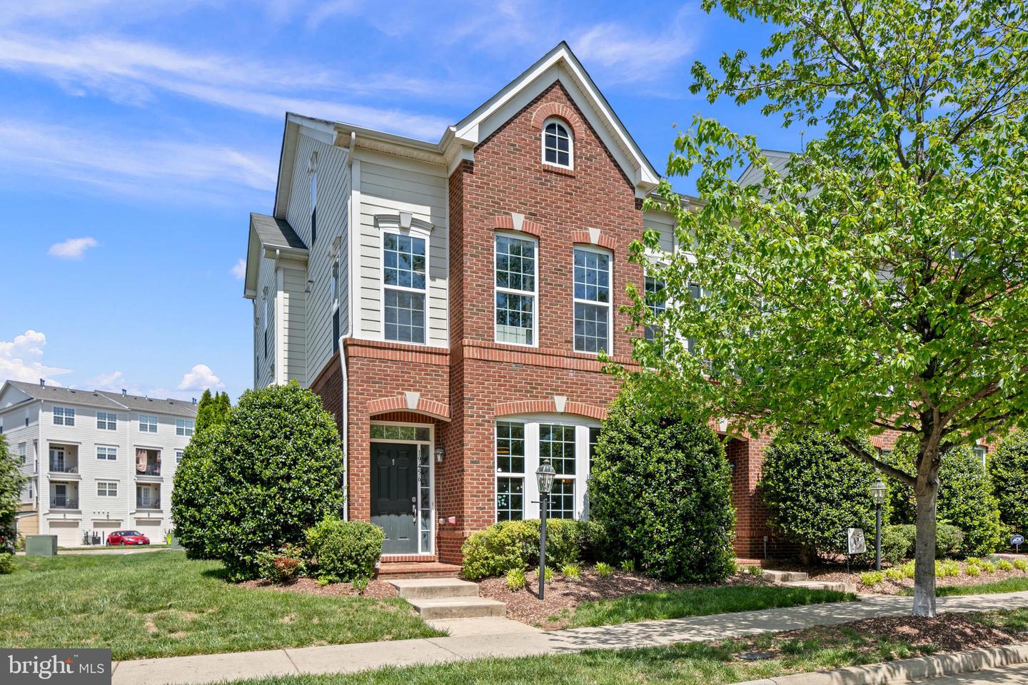 19456 Front St