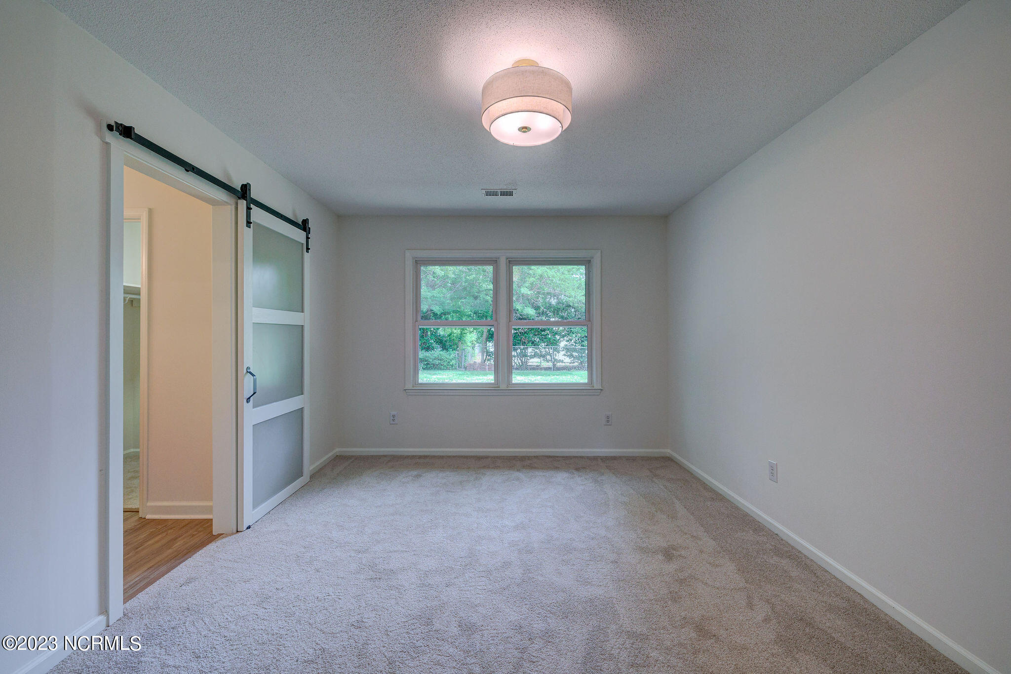 3504 Middle Sound Loop Road