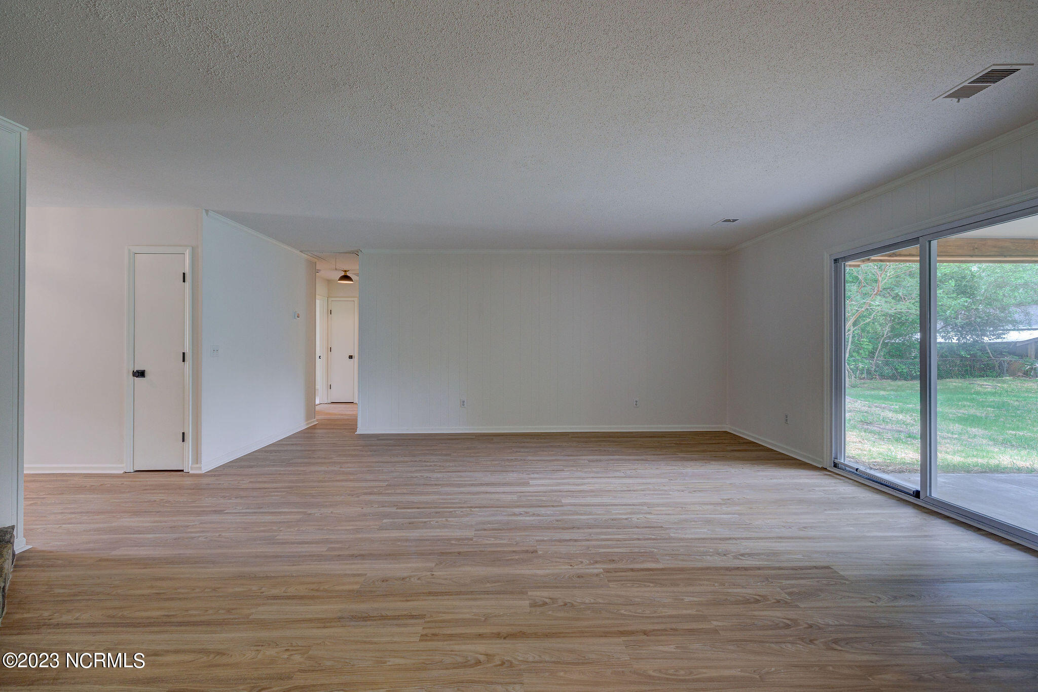 3504 Middle Sound Loop Road