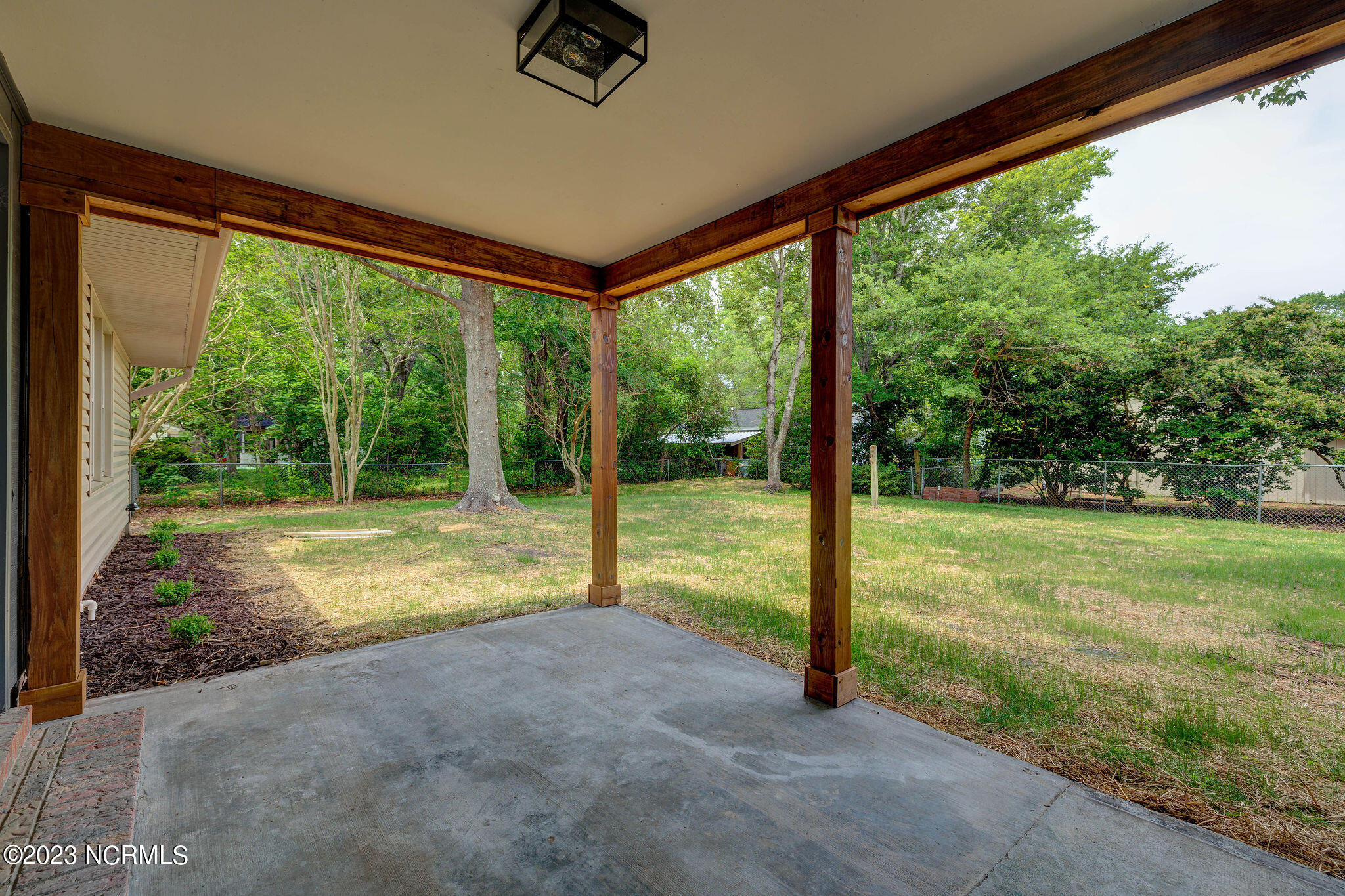 3504 Middle Sound Loop Road