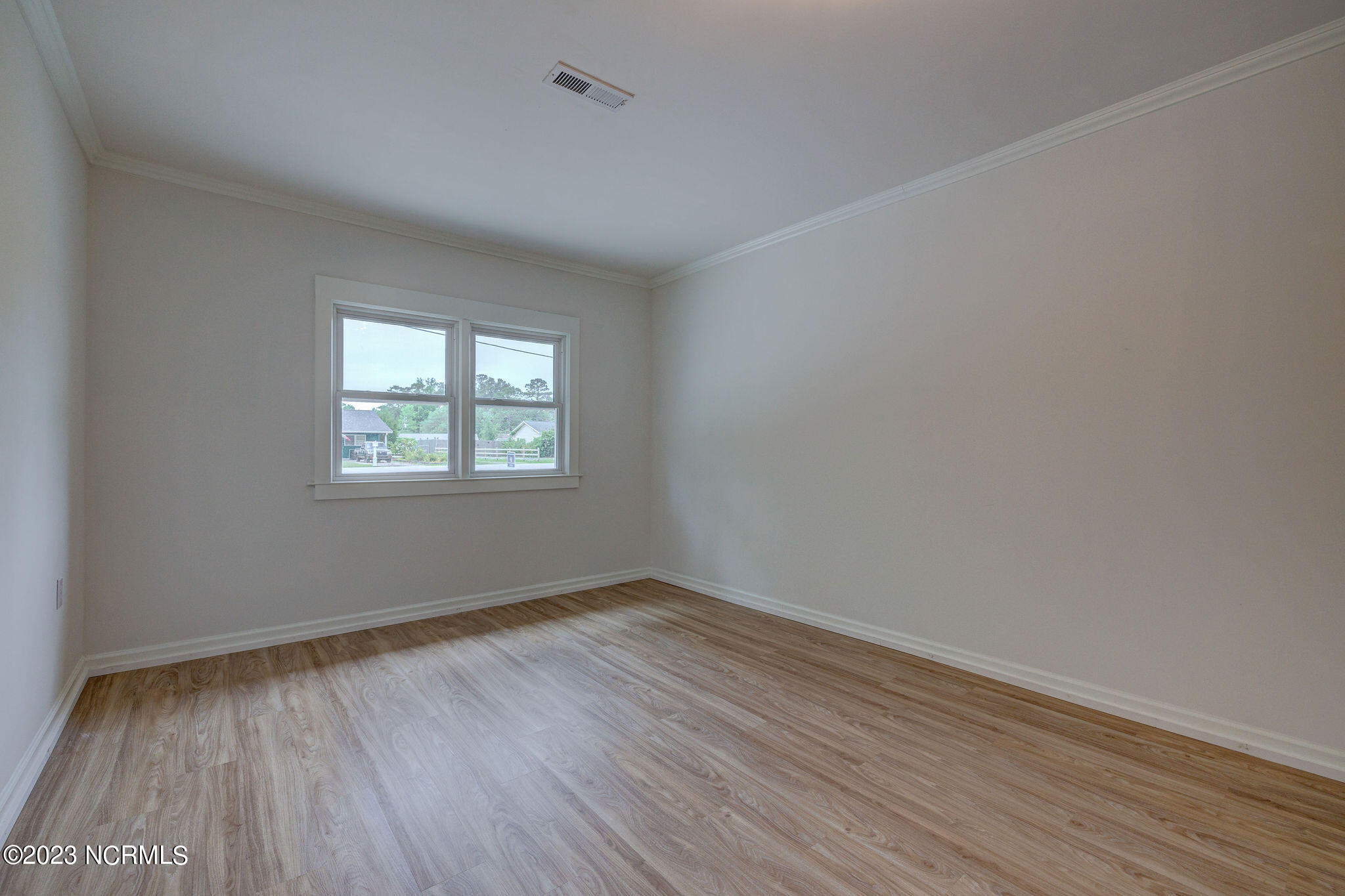 3504 Middle Sound Loop Road