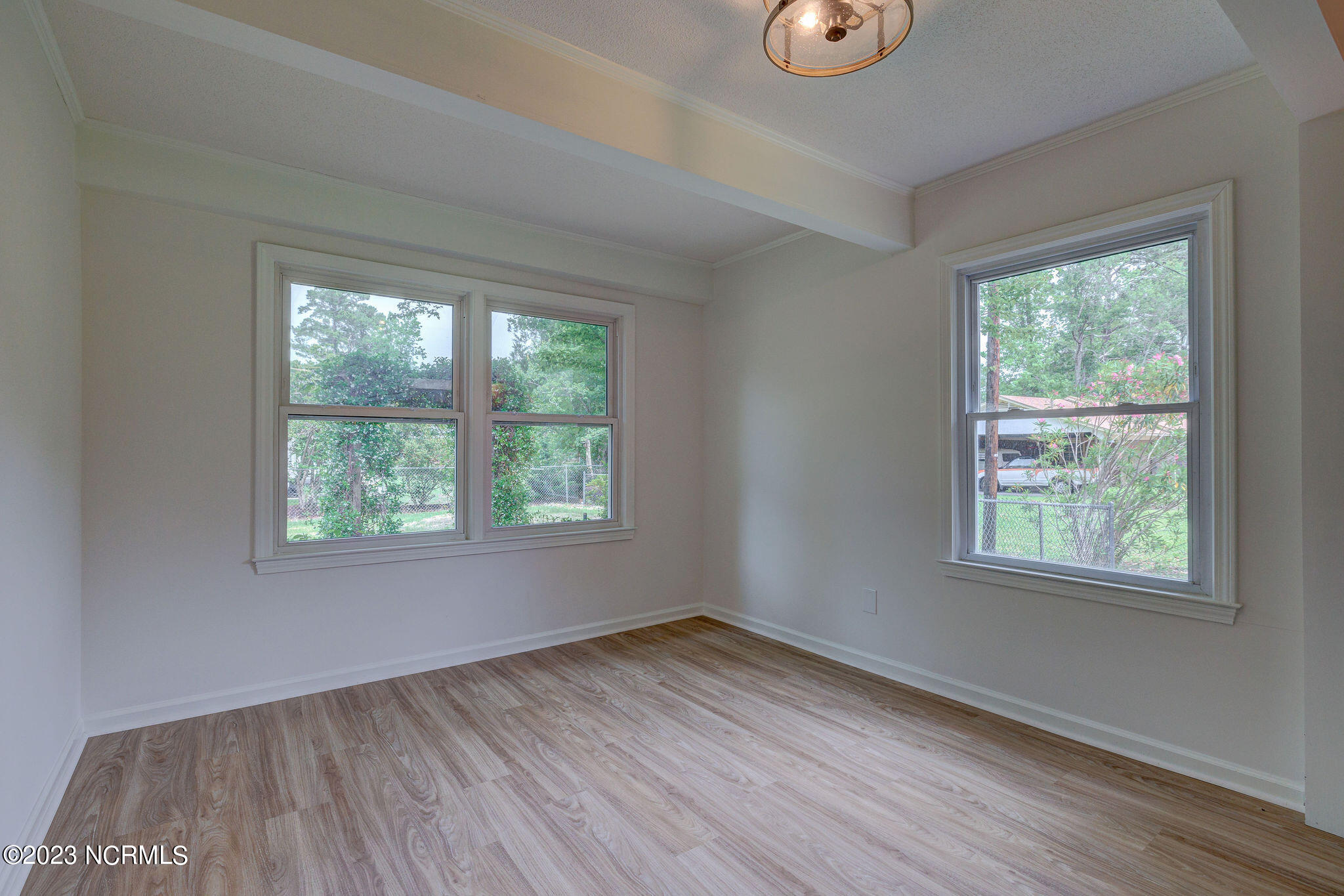 3504 Middle Sound Loop Road