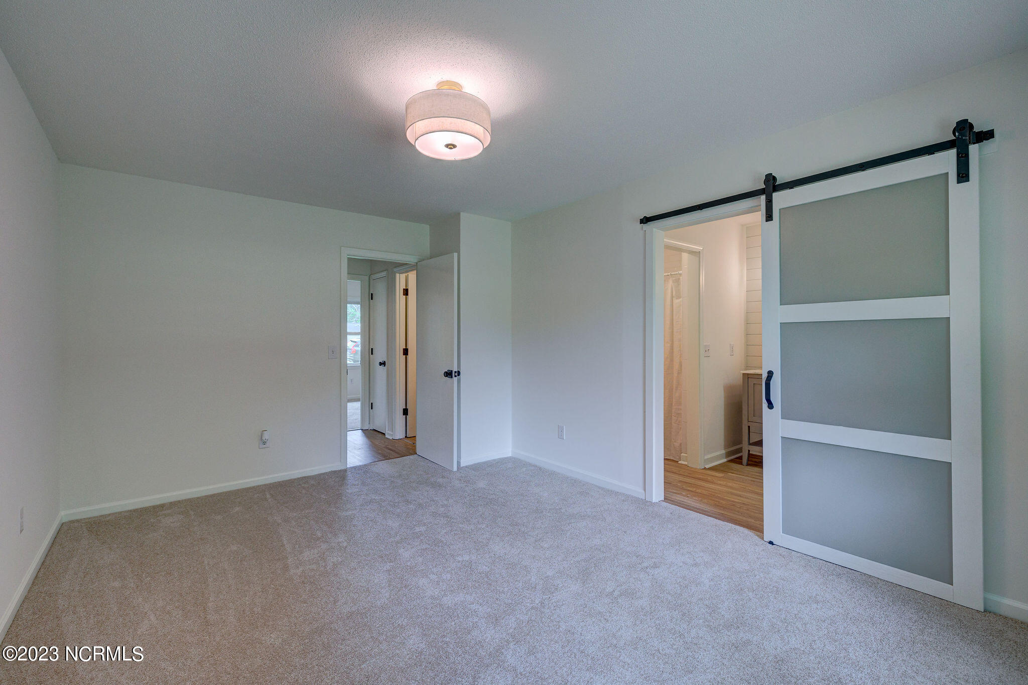 3504 Middle Sound Loop Road