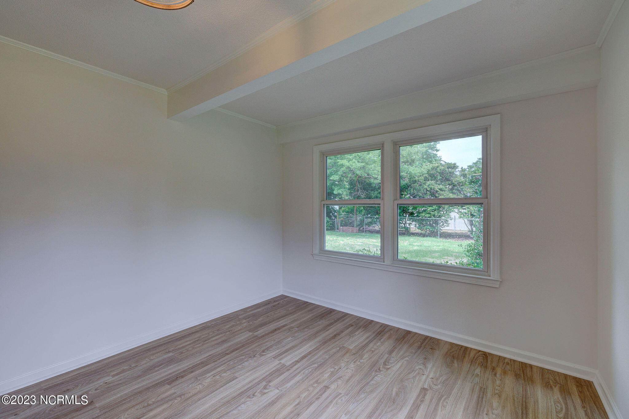 3504 Middle Sound Loop Road