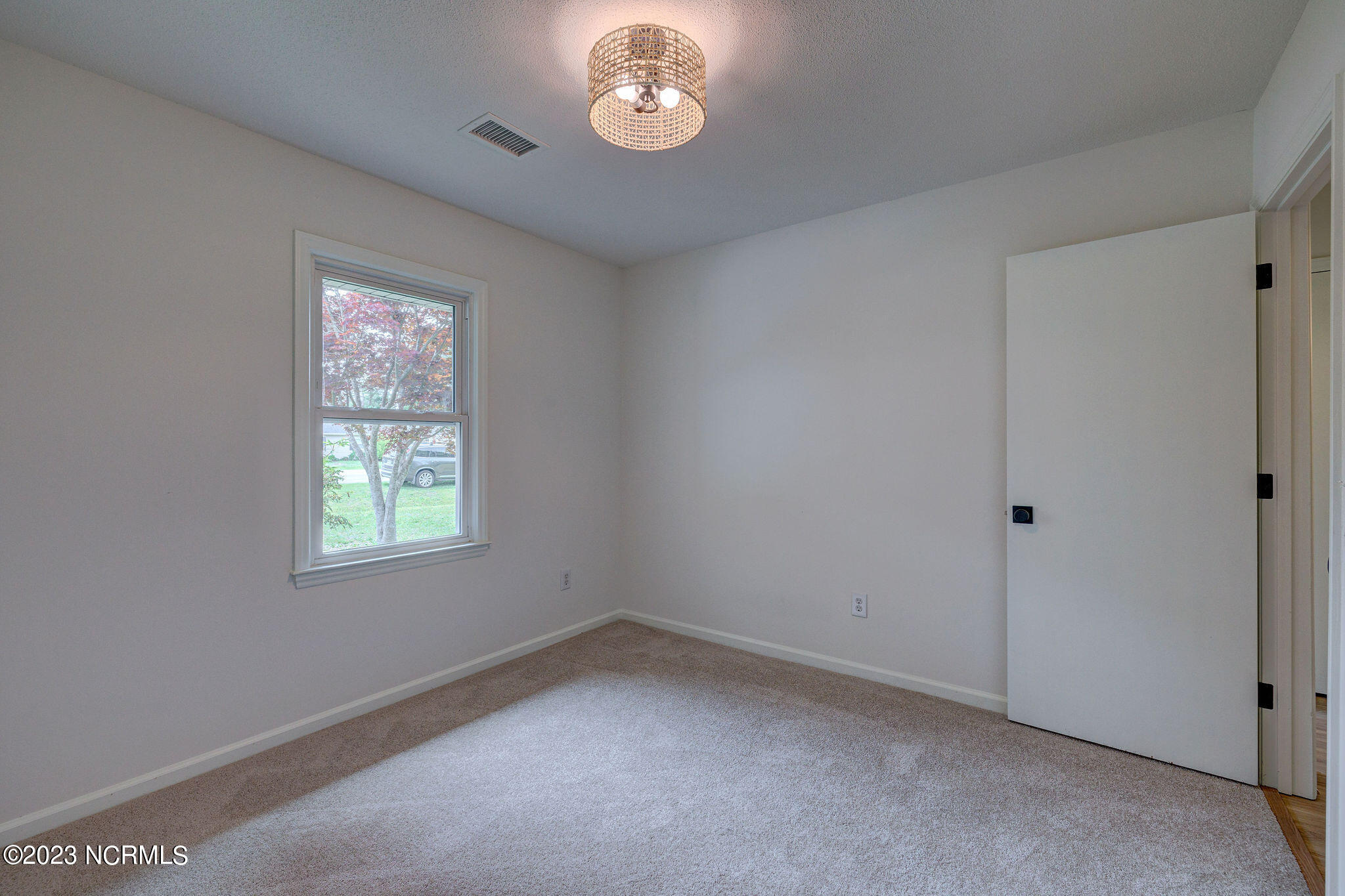 3504 Middle Sound Loop Road