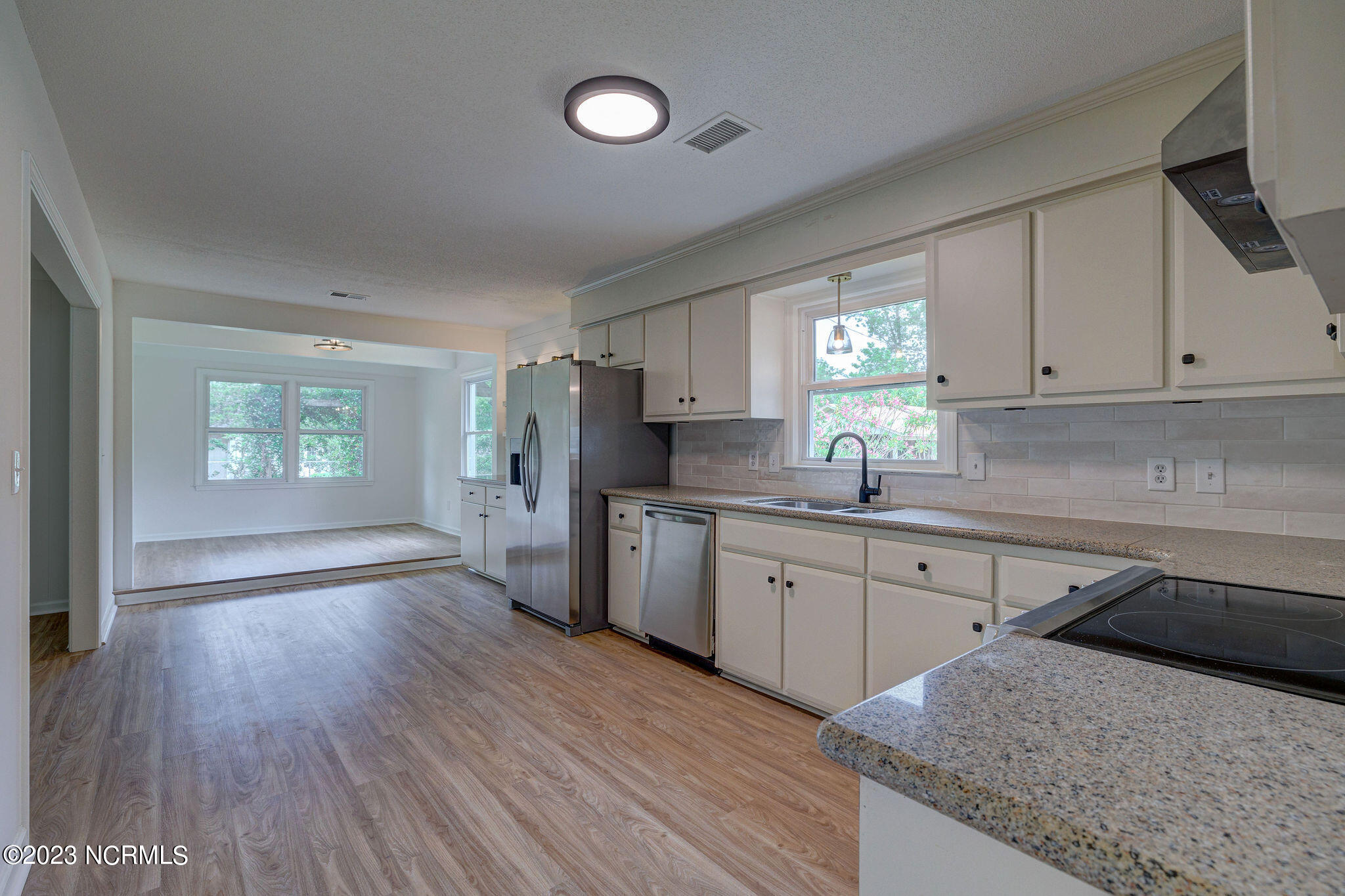 3504 Middle Sound Loop Road