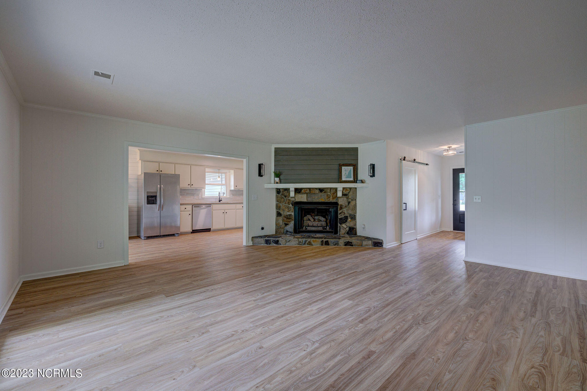 3504 Middle Sound Loop Road