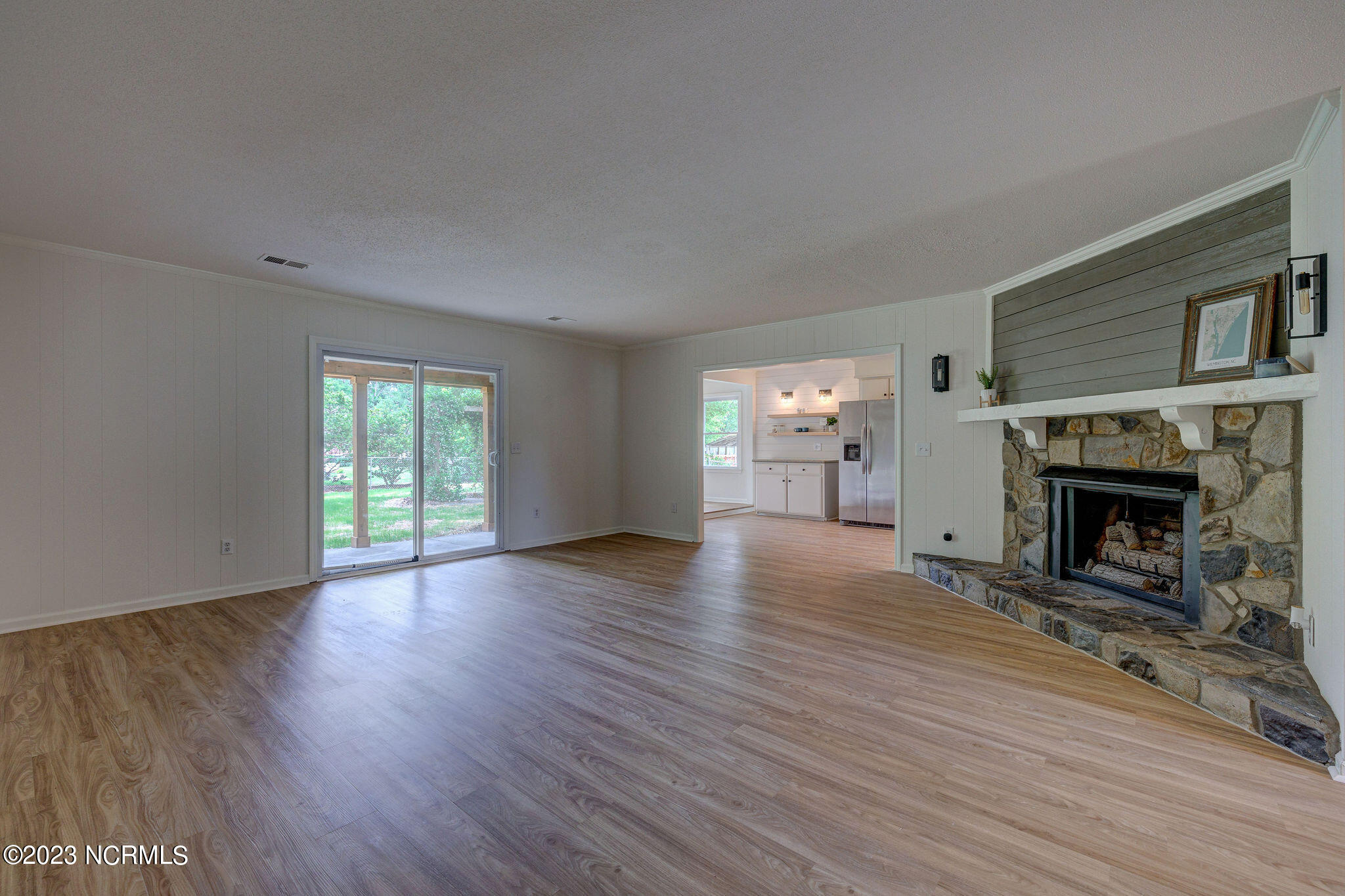 3504 Middle Sound Loop Road