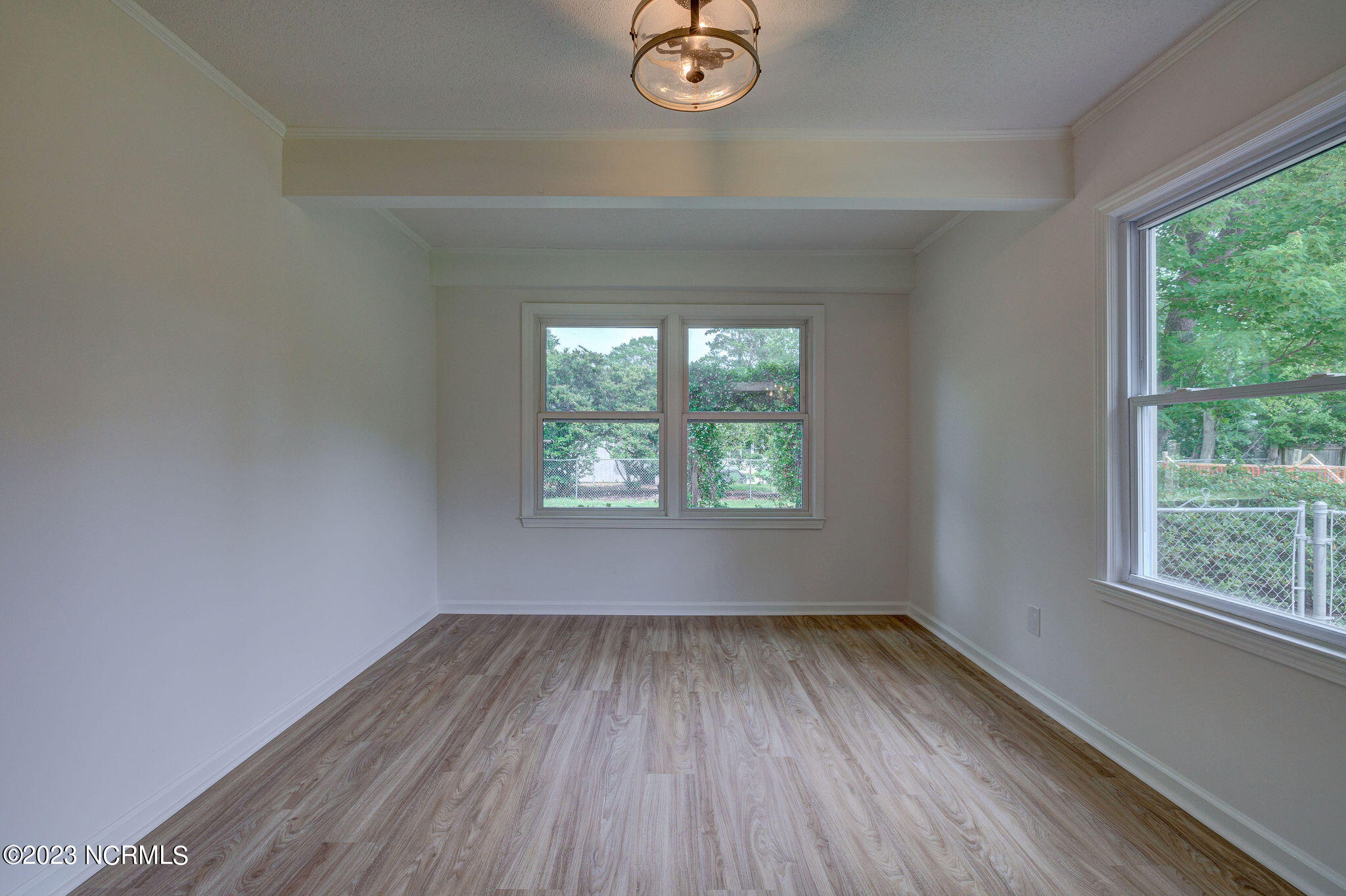 3504 Middle Sound Loop Road