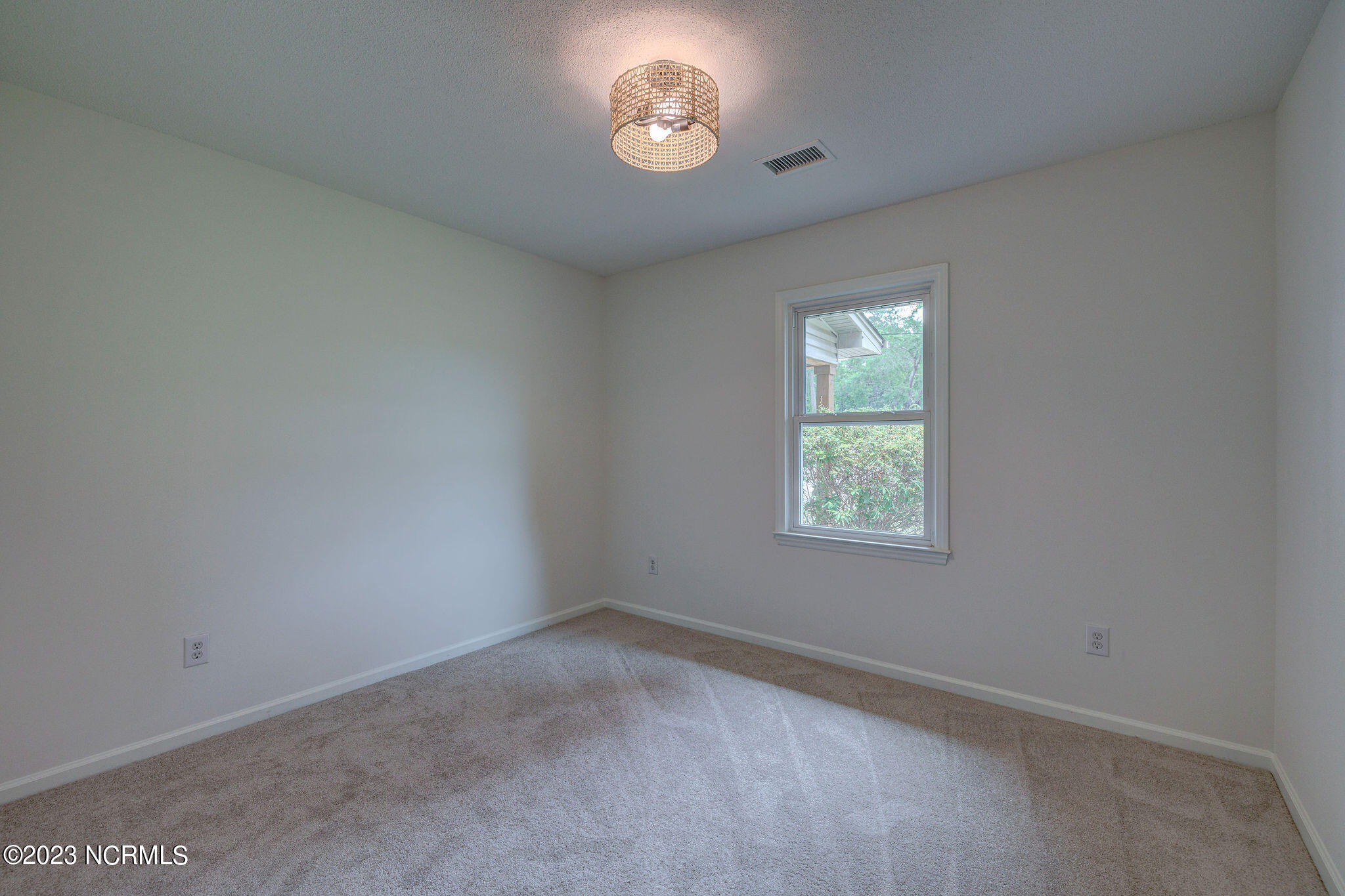 3504 Middle Sound Loop Road