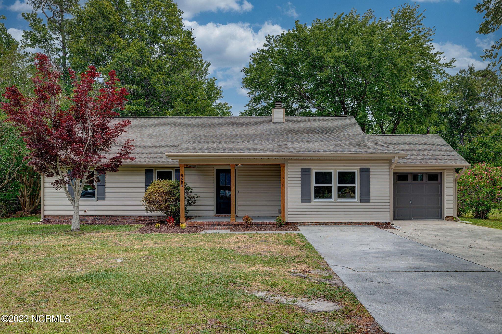 3504 Middle Sound Loop Road