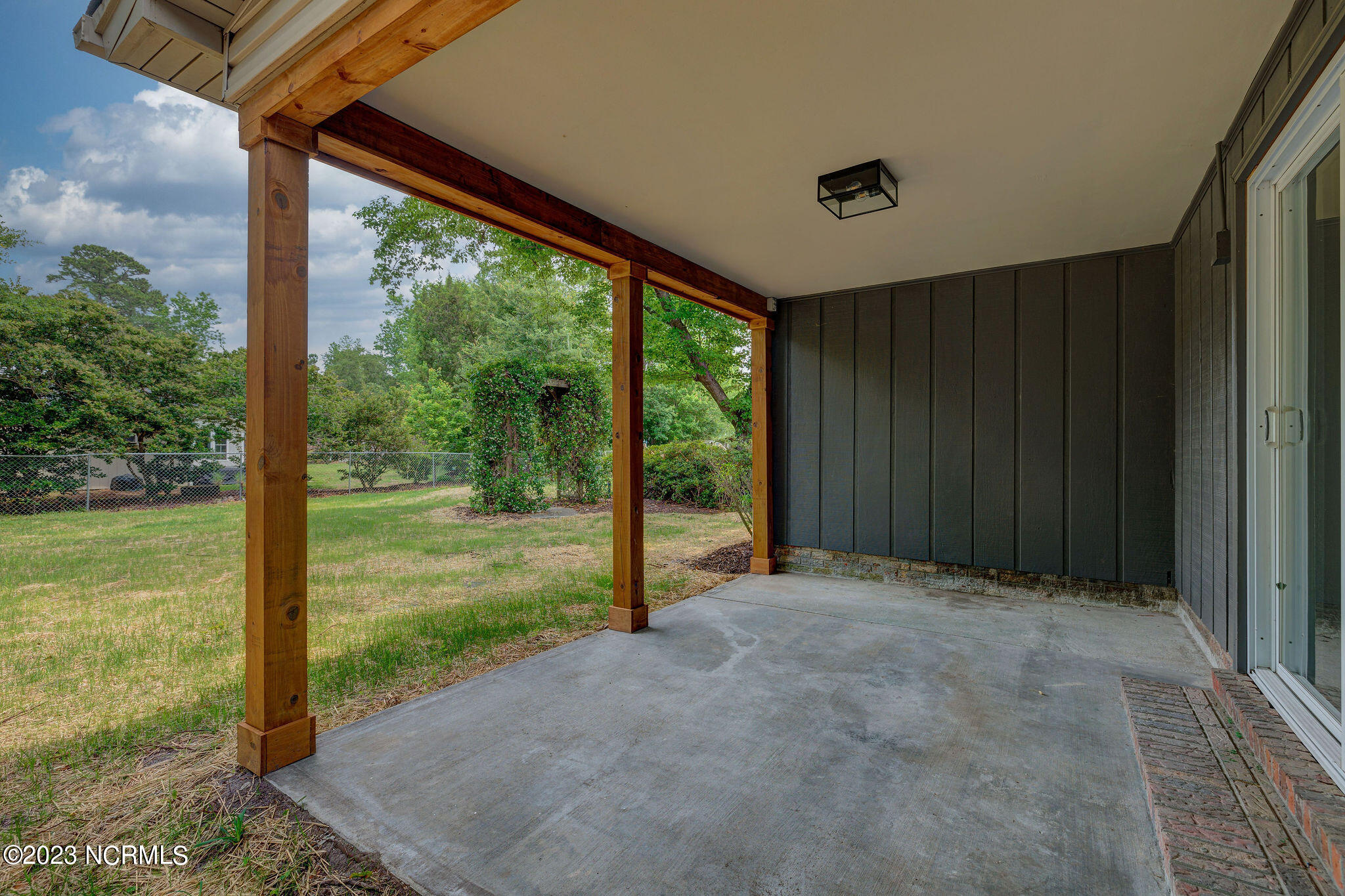 3504 Middle Sound Loop Road