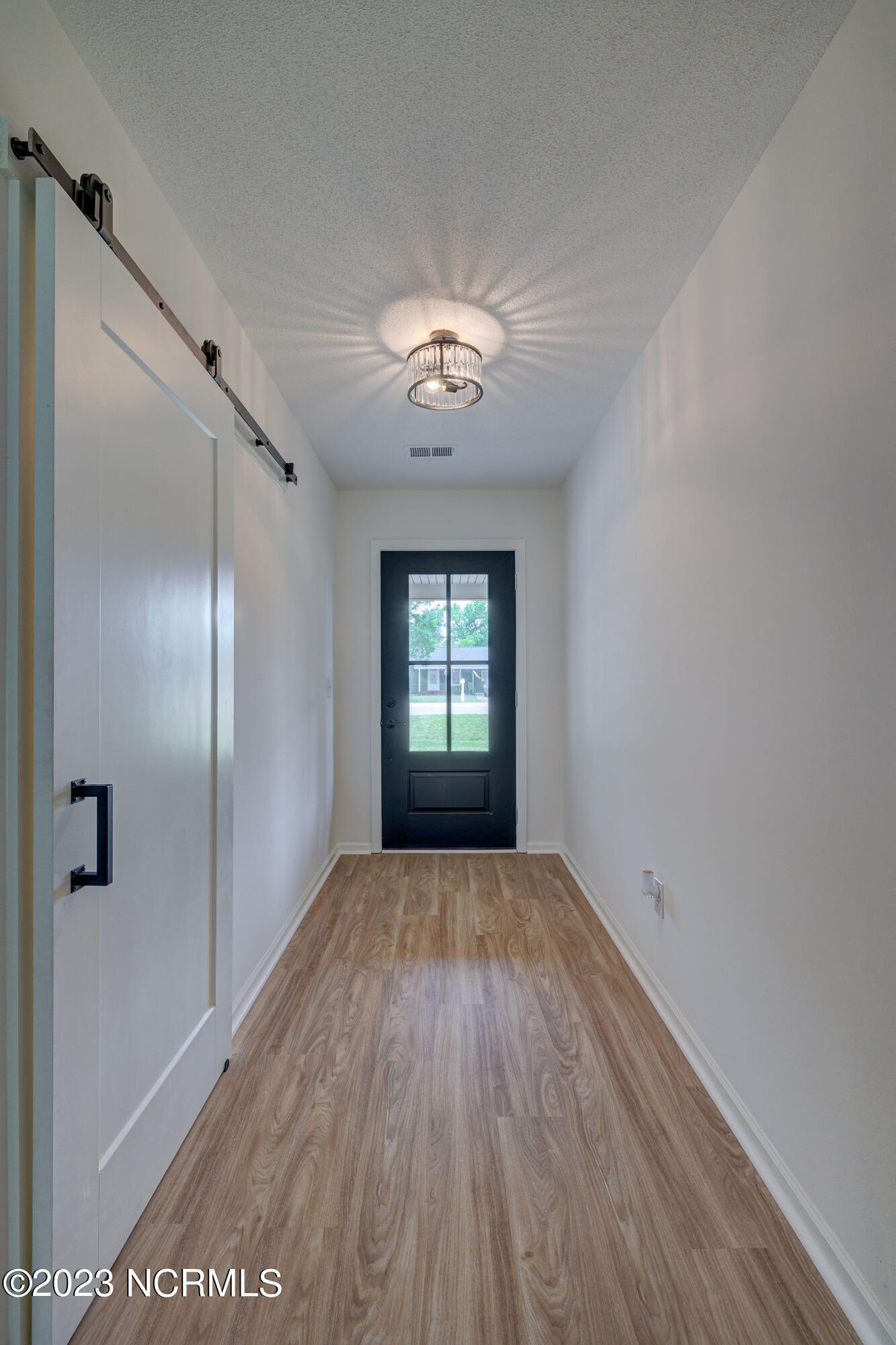 3504 Middle Sound Loop Road