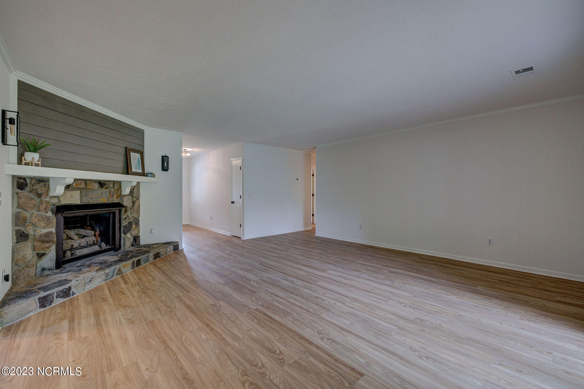 3504 Middle Sound Loop Road