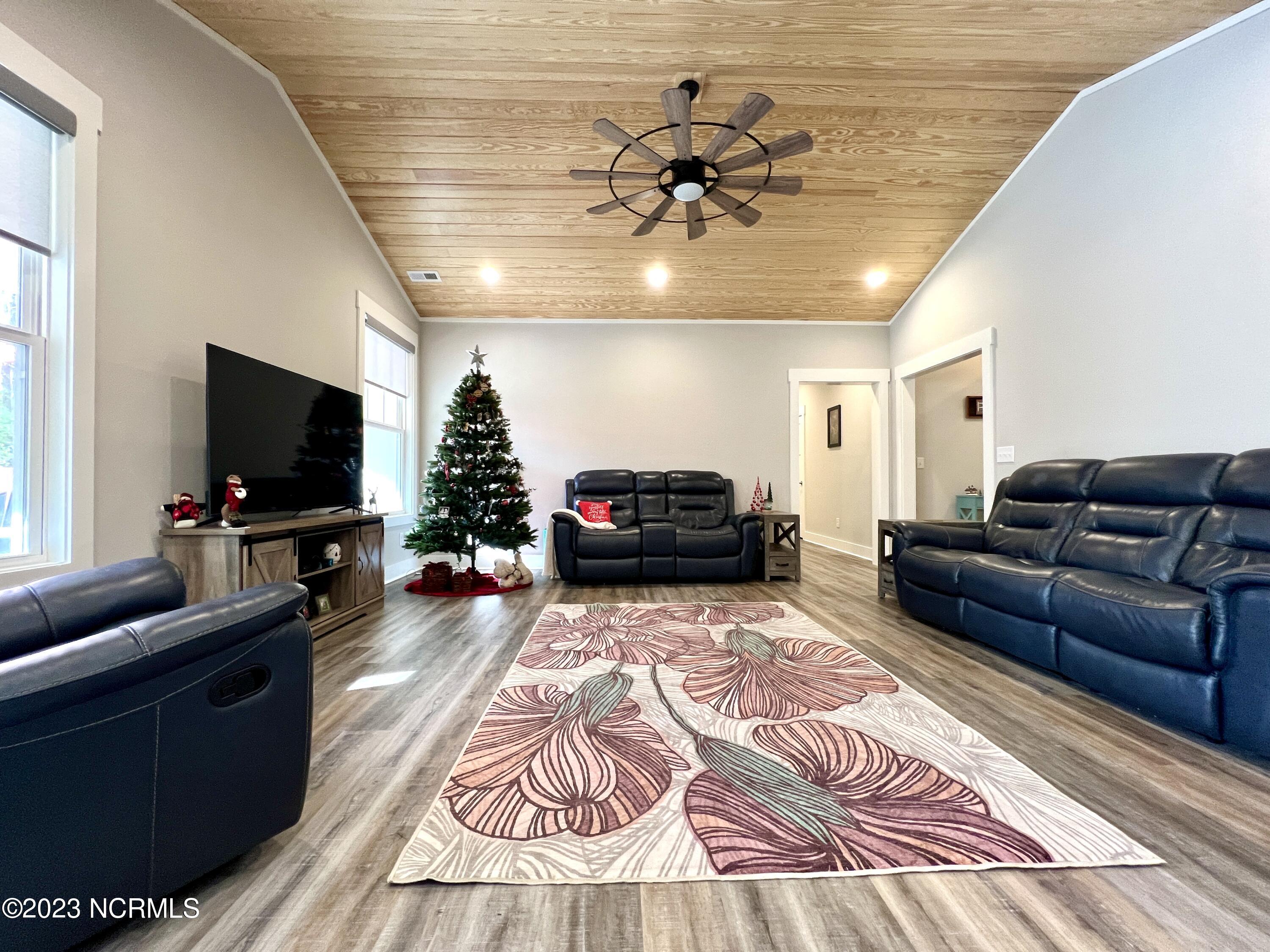 4033 Glen Arbor Drive