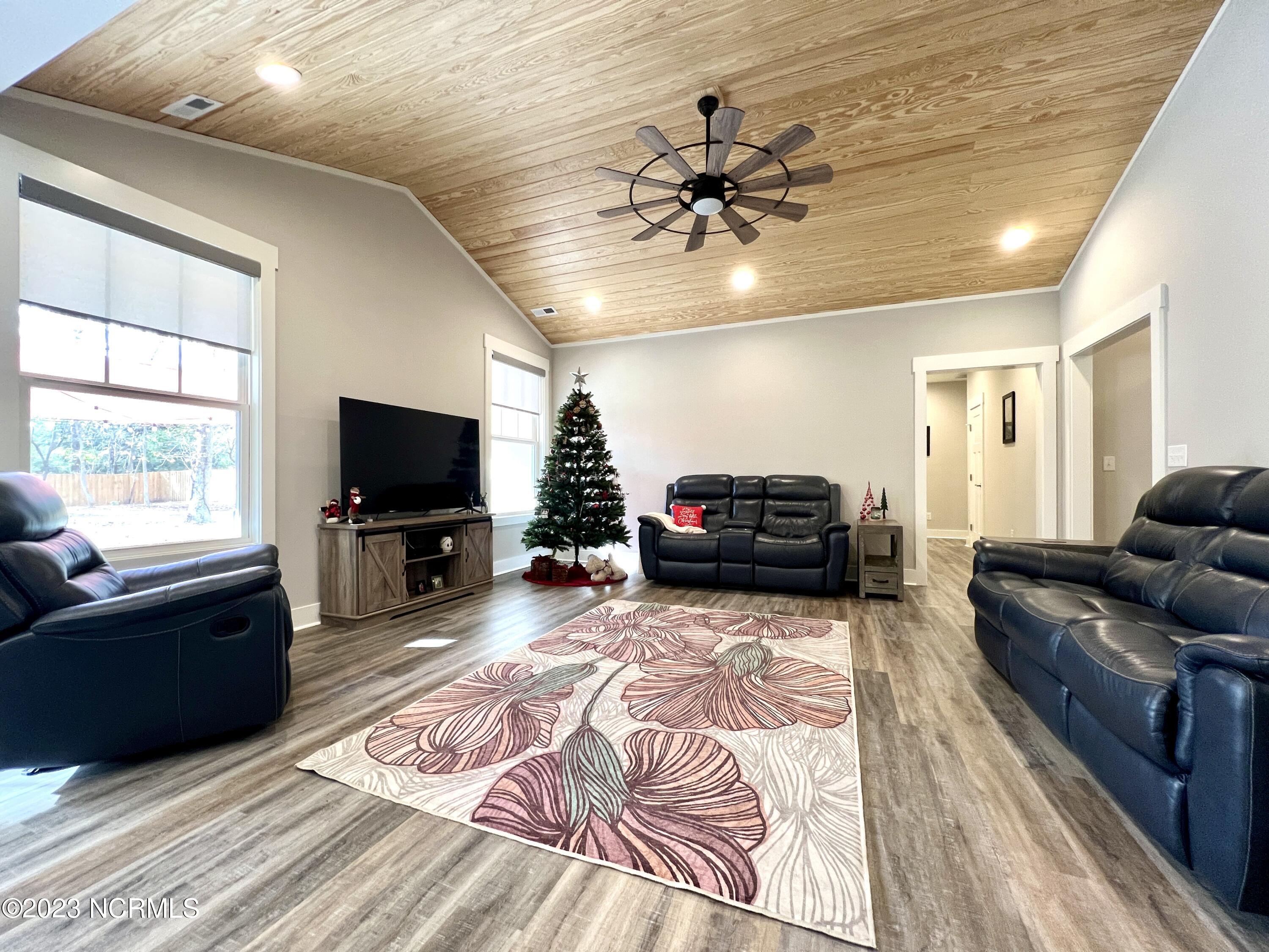 4033 Glen Arbor Drive