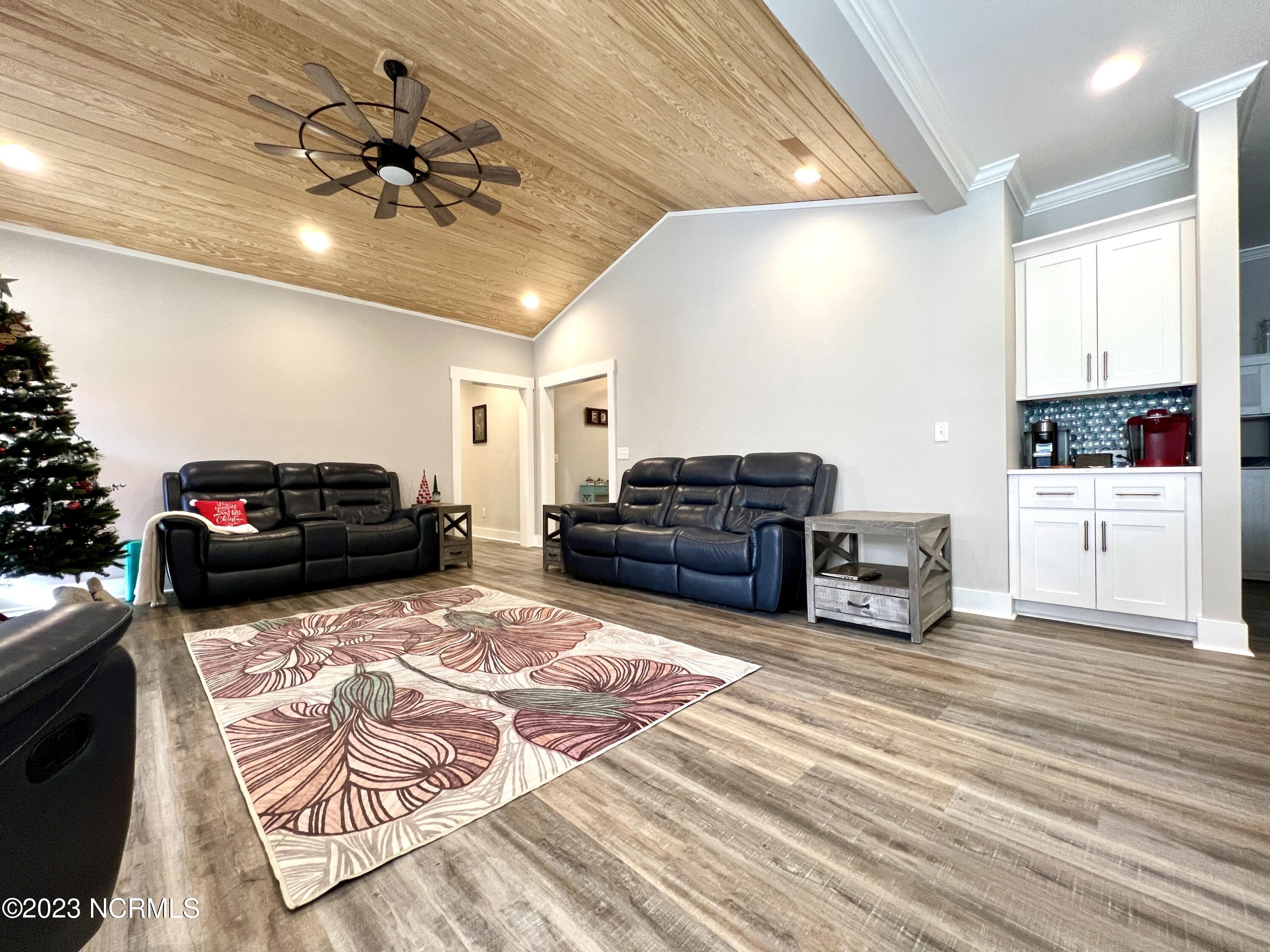 4033 Glen Arbor Drive