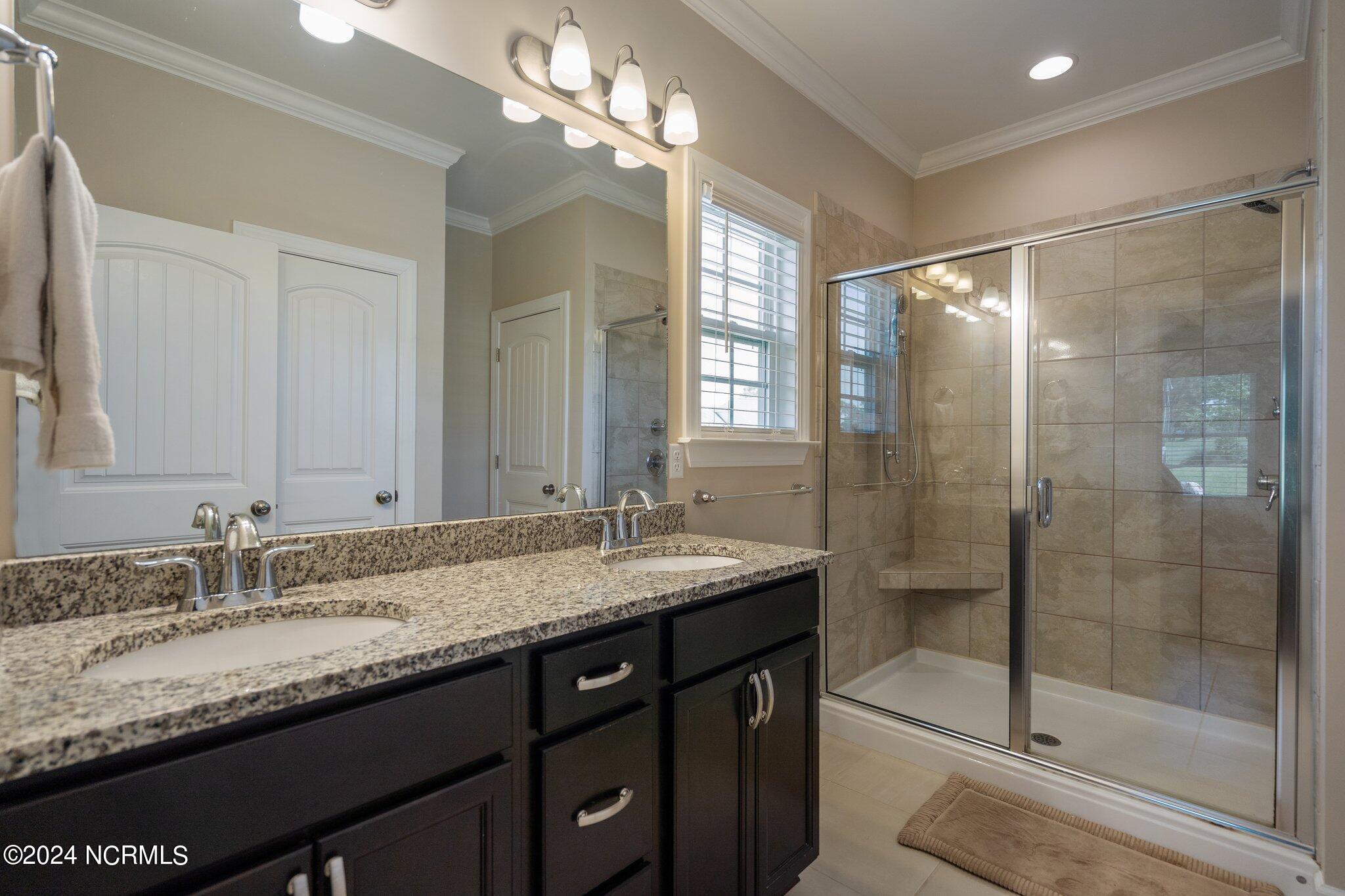 432 Island End Court