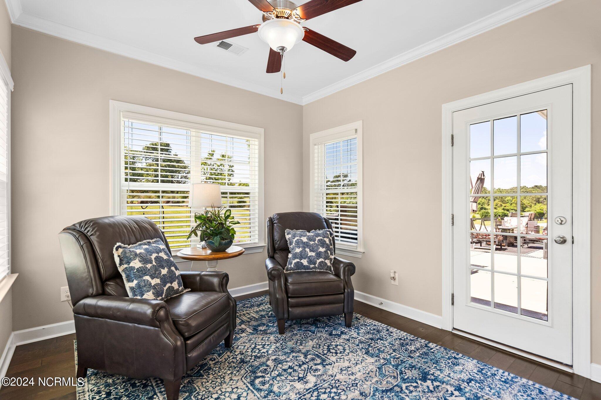 432 Island End Court