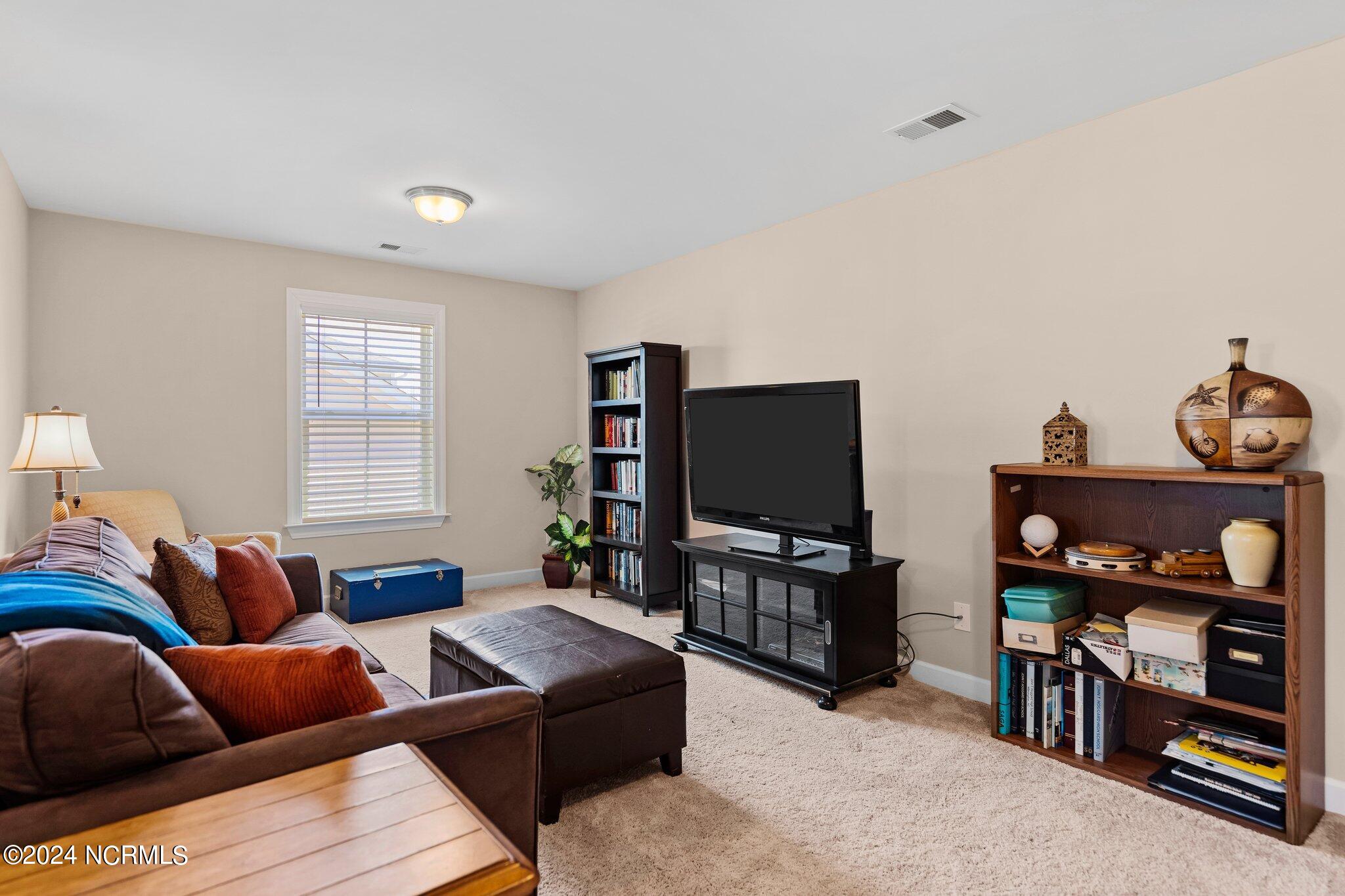 432 Island End Court